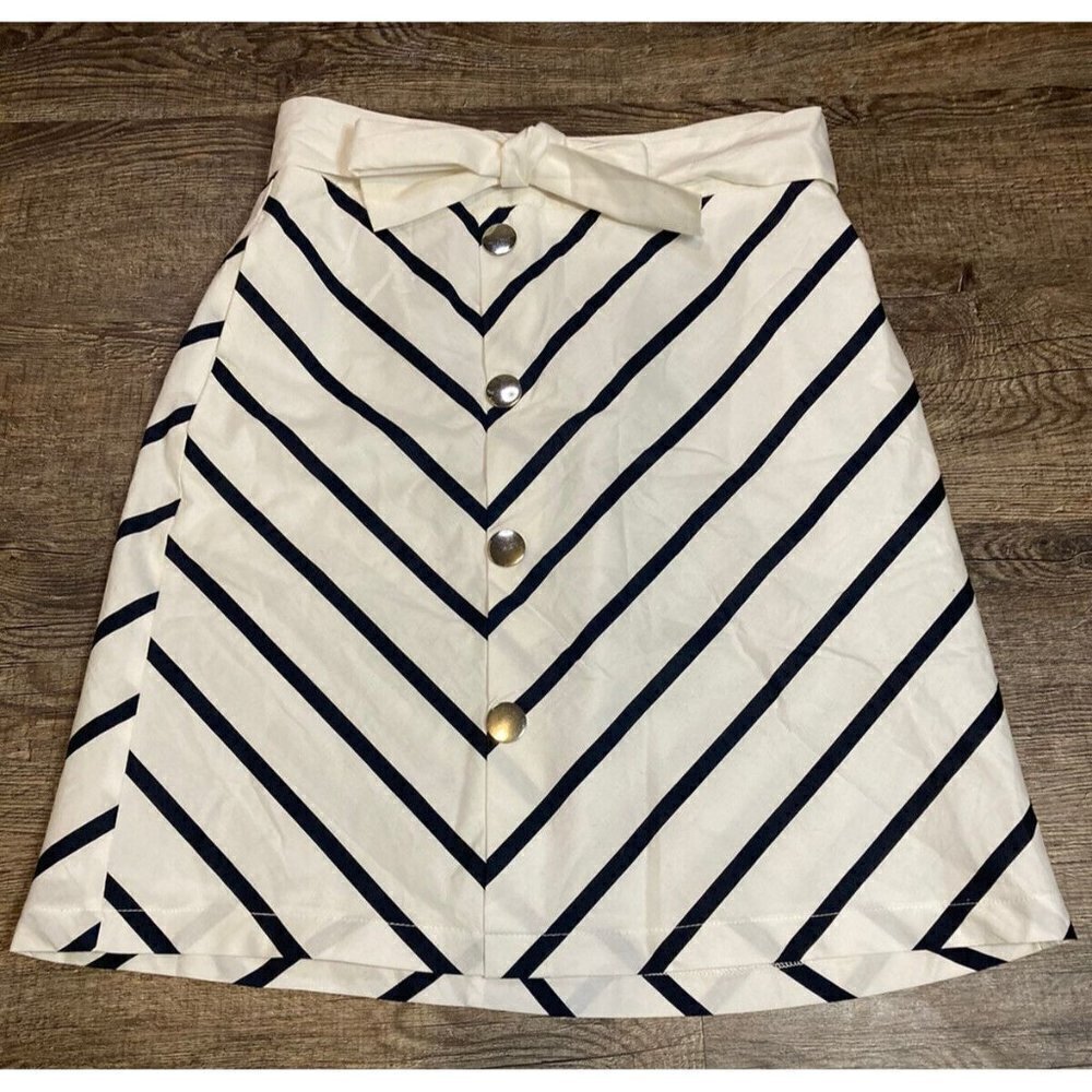 Venus Women’s White Skirt A-Line Black Stripes Size Us 2